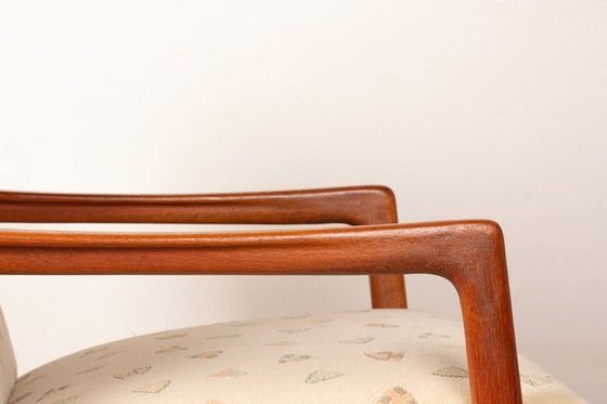 Image 1 of Ein Paar skandinavische Sessel aus Teakholz und neuem Stoff, 1960.