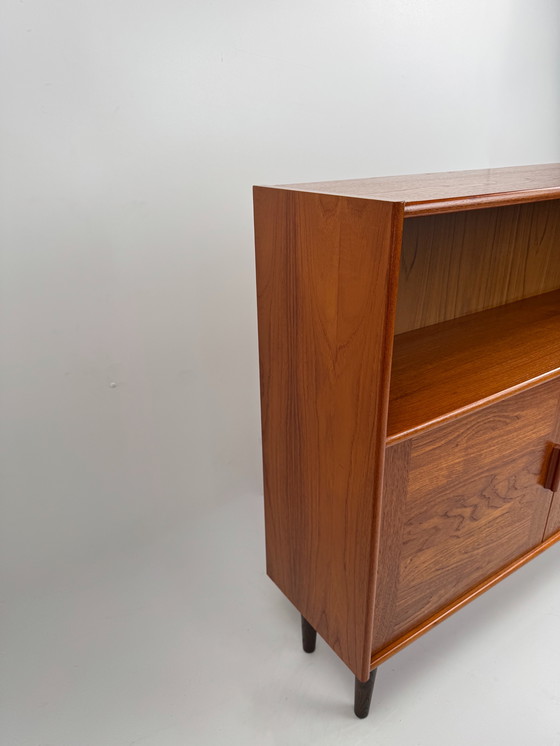 Image 1 of Libreria/mobile bar in teak danese: eleganza compatta di metà secolo