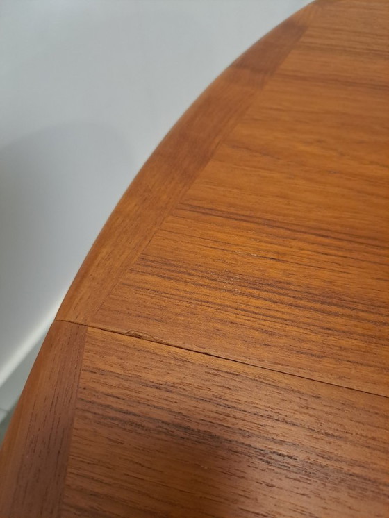 Image 1 of Table de salle à manger ronde en teck à rallonge design danois