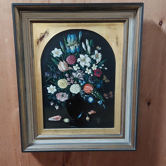 Image 1 of Natura morta con fiori, farfalle e conchiglie