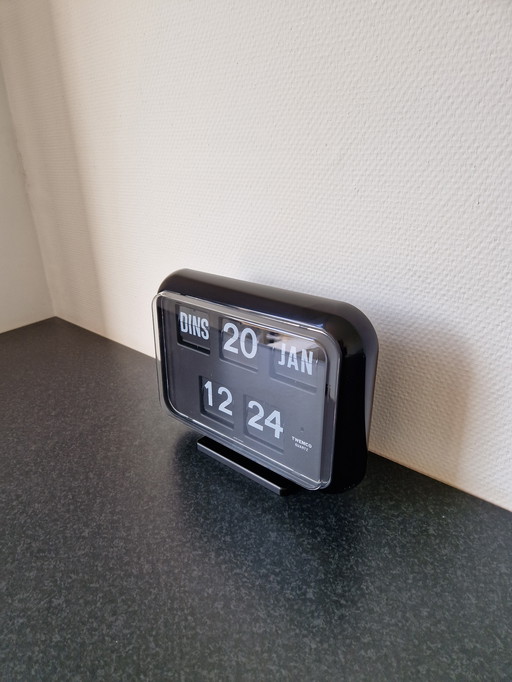 Twemco QD35 design flip clock