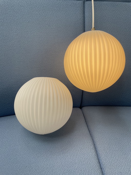 2 Louis Kalff hanglampen, jaren 50