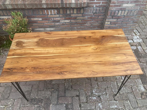 Eefwooddesign slim side table/ bureau