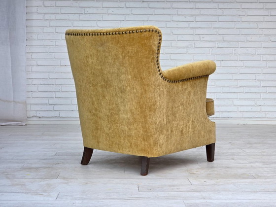 Image 1 of Fauteuil danois des années 1960, velours d'ameublement jaune miel, état d'origine.