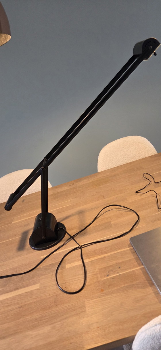 Image 1 of Lampada da tavolo a sbalzo nera in stile postmoderno degli anni '80, prodotta da Lite Source Inc.