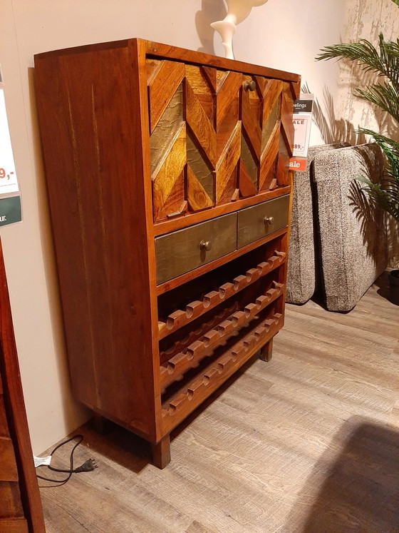 Image 1 of Gaya wine cabinet