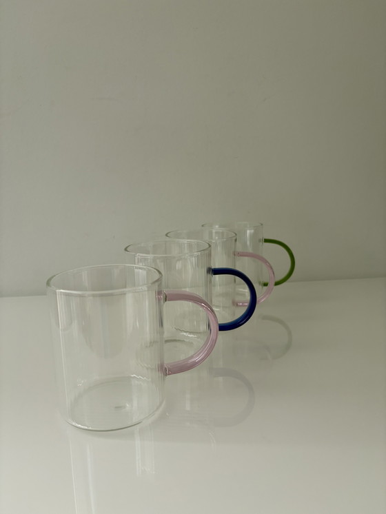 Image 1 of Set aus vier Designerbechern mit farbigen Henkeln