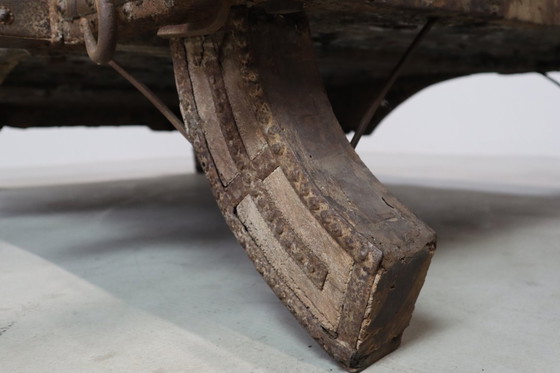 Image 1 of Antico tavolo indiano a carretto con ottone e ferro - c.1800, oggetto Wabi-Sabi