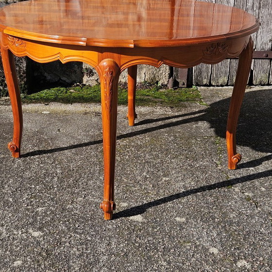 Image 1 of Franse vintage marqueterie eettafel - uitschuifbare kersenhouten tafel - Louis XV-stijl - jaren 80