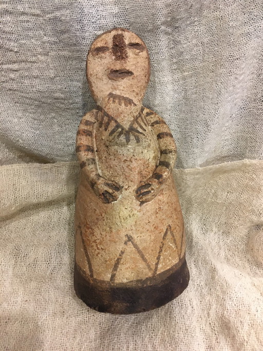 Vrouwelijke pop van aardewerk uit de Rif Noord-Afrika