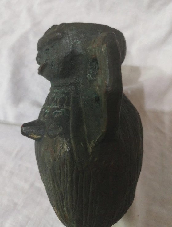 Image 1 of Vase en bronze représentant une figure expressionniste