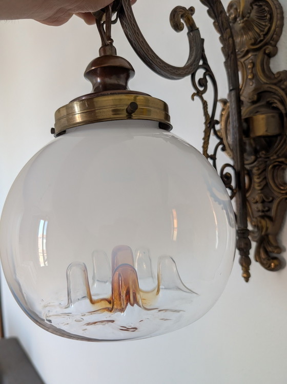 Image 1 of Set van twee wandlampen van gepolijst messing en artistiek glas – Liberty / Art Deco / Klassieke stijl