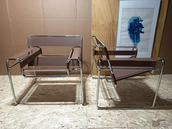 Image 1 of Poltrone Knoll Wassily B3 2 nuove/usate in pelle color noce di Marcel Breuer € 4.400