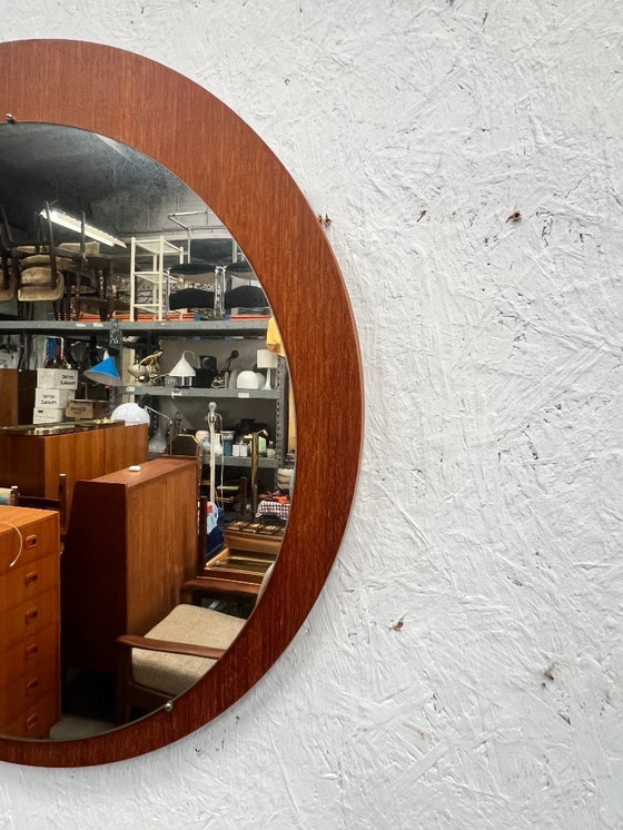 Image 1 of Espejo redondo antiguo de teca, Escandinavia, década de 1970.