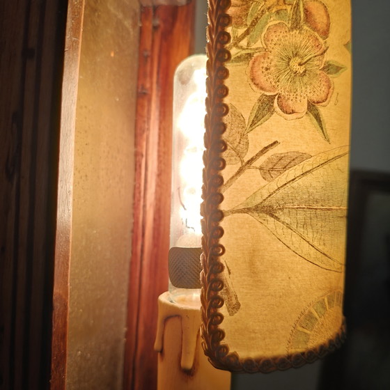 Image 1 of Lampada da parete botanica vintage con paralume in pergamena – stile rustico/cottage