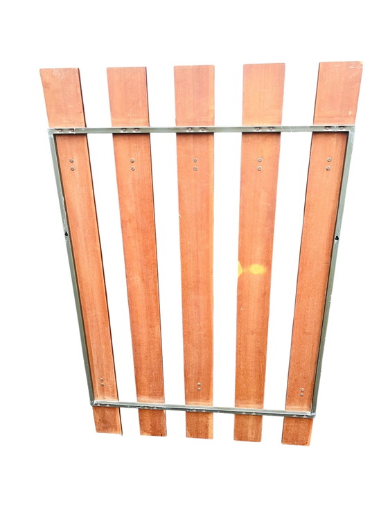 Image 1 of Houten vintage wandkapstok | Kapstok di metà secolo con latten e haken 