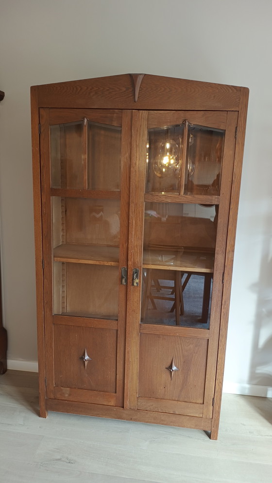 Image 1 of Art deco vitrinekast met karakteristieke details