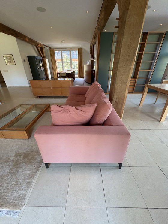 Image 1 of Divano Minotti rosa salmone