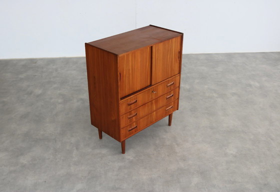Image 1 of Vintage teak Deense kast