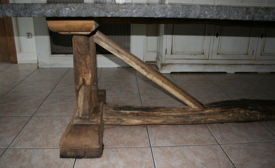 Tavolo con piano in pietra blu e base in rovere antico – Tavoli da pranzo, Legno (photo 8 of 9)