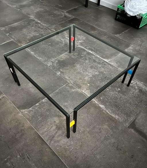 Table basse minimaliste style Mondrian