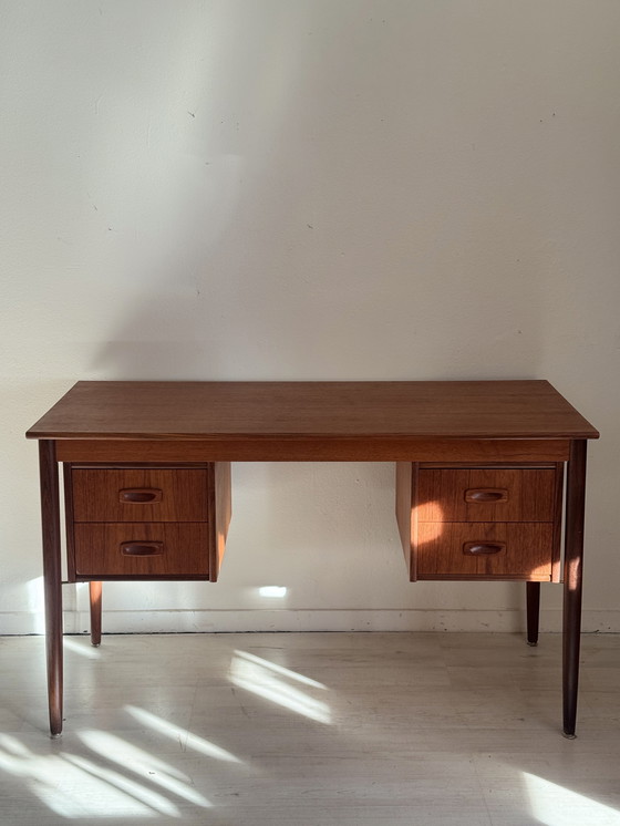 Image 1 of Scrivania danese vintage in teak degli anni '60