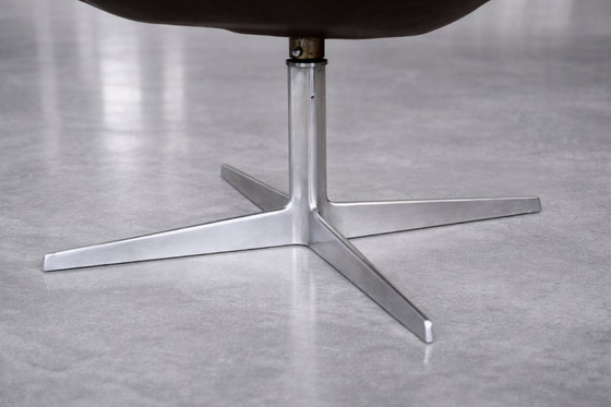 Image 1 of Poltrona Swan in pelle marrone danese vintage di metà secolo, realizzata da Arne Jacobsen per Fritz Hansen, 1958