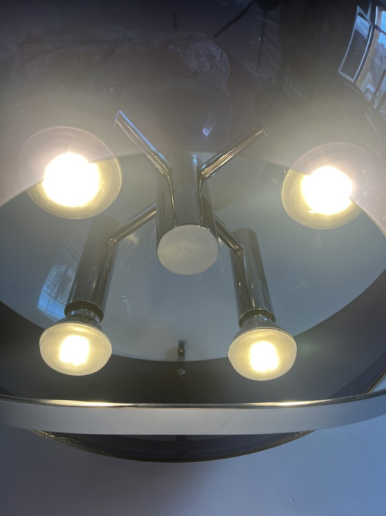 Image 1 of Hanglamp in ruimtetijdperkstijl — toegeschreven aan Stilux Milano, tweekleurige acrylbol en chroom, Italië ~1970