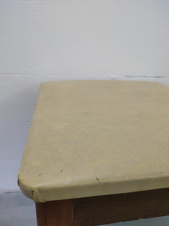 Image 1 of Tabouret d'appoint vintage de style scandinave, assise en similicuir, années 60/70