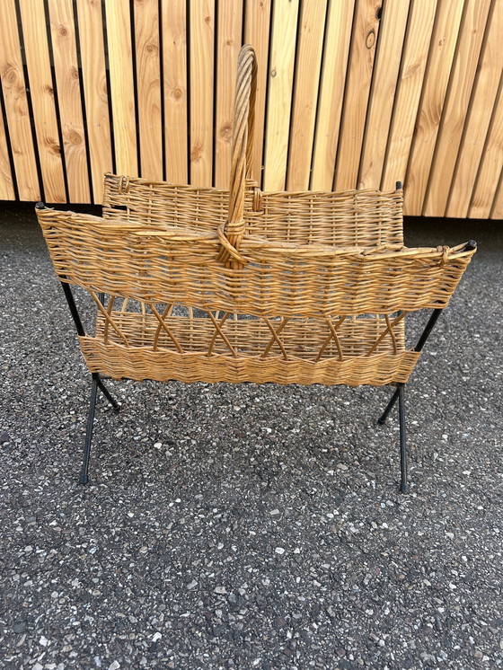 Image 1 of Porta riviste in vimini e metallo