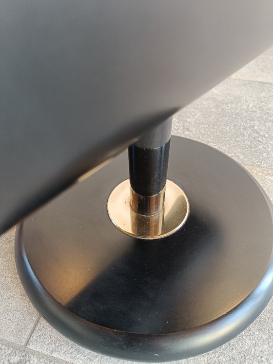 Image 1 of Postmoderner Beistelltisch aus den 1980er Jahren mit Zeitschriftenablage, Metall, Holz, Messing