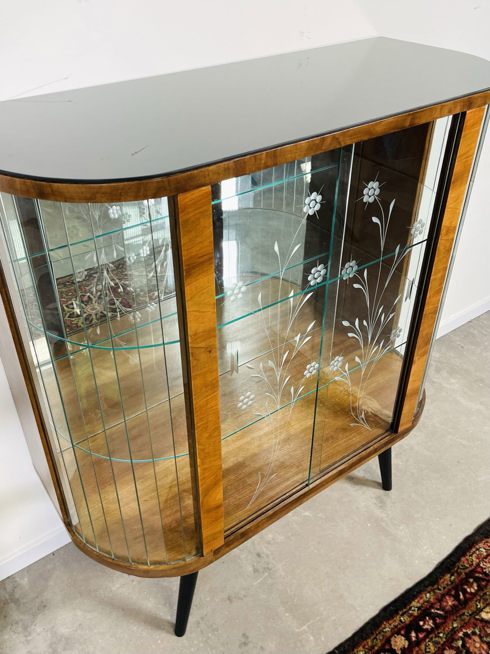 Beaded glass deals cabinet doors