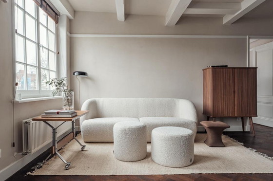 Image 1 of Divano Paula di Sofa Company con poggiapiedi coordinato