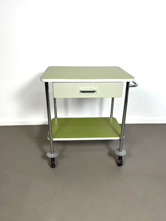 Image 1 of Chariot d'hôpital vintage avec tiroir, Allemagne, années 1960.