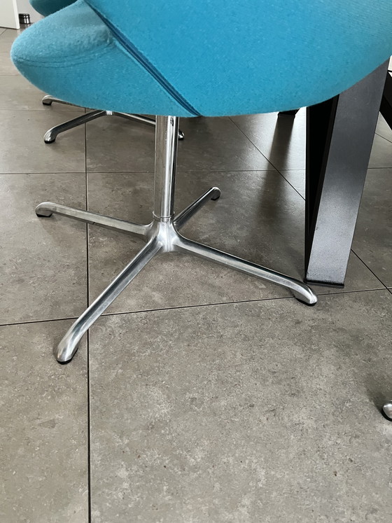 Image 1 of 4 chaises de salle à manger Artifort Shark