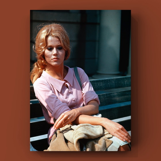 Image 1 of 1x A.J. (Antoon) van Zuilen – Jane Fonda pieds nus dans le parc (1967)