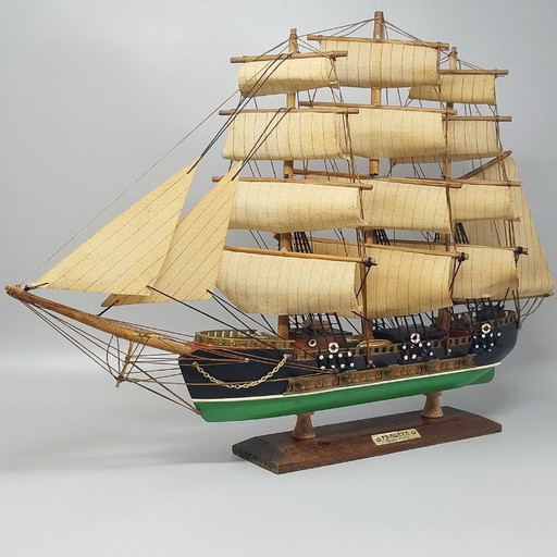 1970s Astonishing Fragata Siglo XVIII Model Ship. Handmade. Made in England