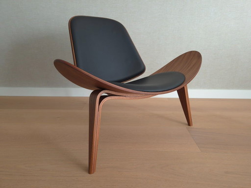 Carl Hansen & Son CH07 Shell fauteuil geolied walnoot leer
