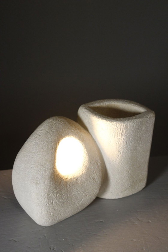 Sculptural vase lamp in carved Gard stone 1970s design Albert Tormos – Table lamps, Mid Century Modern (photo 5 of 12)