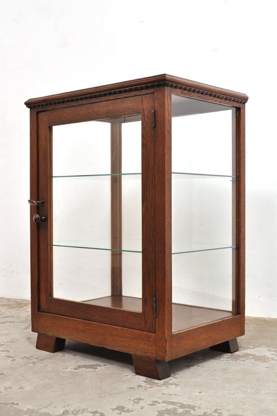 Image 1 of Art deco display case in oak, 1920s