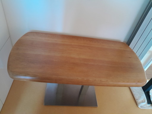 Mesa de comedor de roble con patas de metal. – eettafels, Wood (photo 2 of 6)
