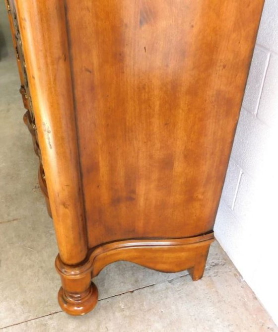 Image 1 of Traditionele dressoir/ladekast met 8 laden van fruithout van Century Furniture
