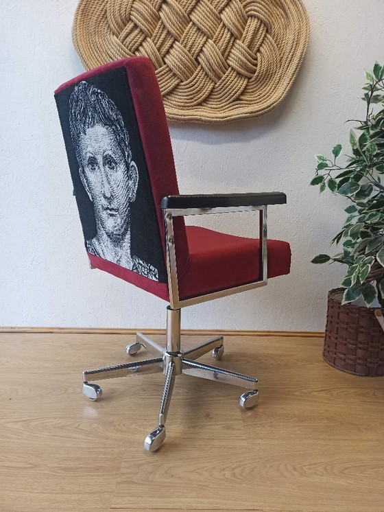 Image 1 of Poltrona girevole unica nel suo genere, risalente agli anni '60.