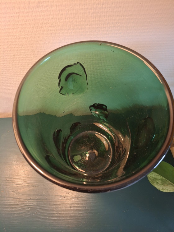 Image 1 of Vaso verde italiano in Vetro Verde di Empoli soffiato a mano.