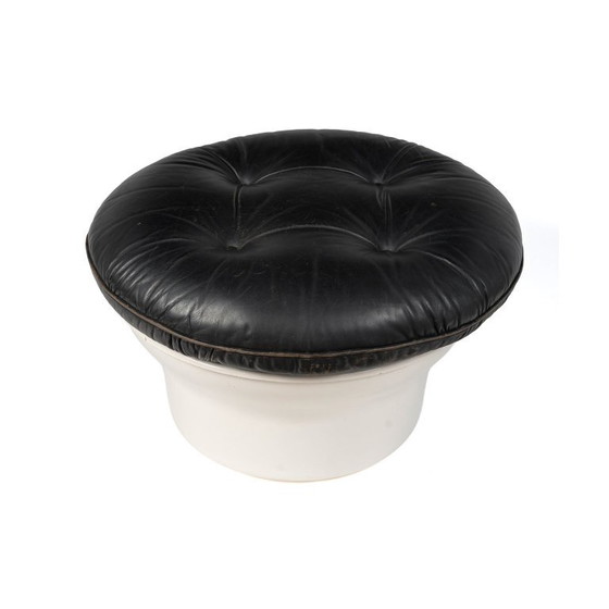 Poltrona «Karaté» e pouf di Michel Cadestin per Airborne, c.1970 – Sedie e poltrone, Leather, Fiberglass (photo 10 of 12)