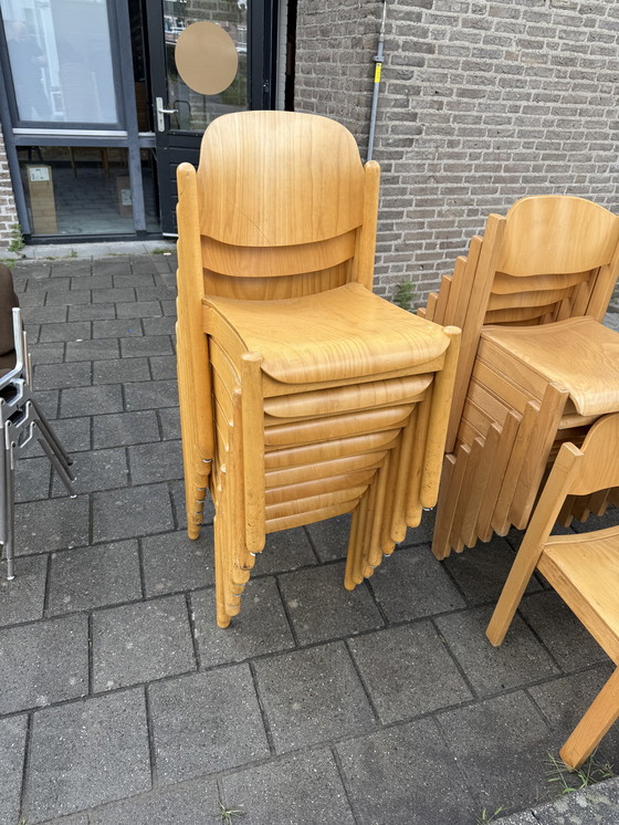 Image 1 of Partij van 30x vintage plywood stapelstoel ‘70