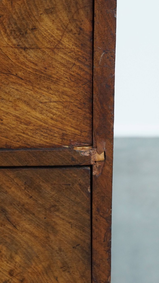 Image 1 of Gran cómoda antigua inglesa doble de principios del siglo XIX con 5 cajones.