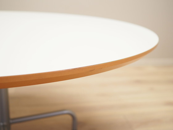 Image 1 of Table ronde, Design danois, 1990S, Production : Danemark