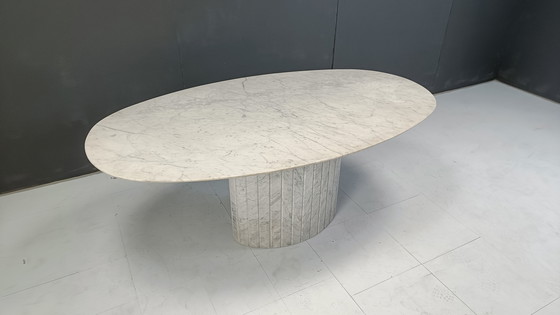 Image 1 of Oval White Marble Dining Table, 1970s