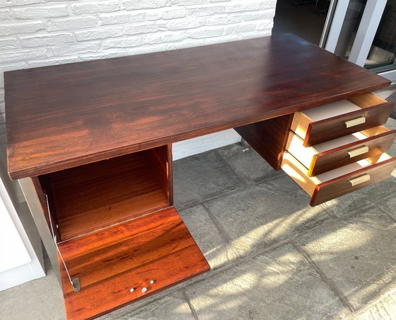 Image 1 of Scrivania direzionale vintage in palissandro - Compatta - Stile moderno di metà secolo